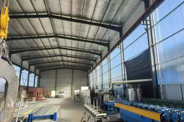 金属雕花外墙保温装饰板,作为一种集保温、装饰于一体的新型建材,以其卓越的性能和独特的美感,赢得了市场的广泛认可。 金属雕花外墙保温装饰板,作为一种集保温、装饰于一体的新型建材,以其卓越的性能和独特的美感,赢得了市场的广泛认可。