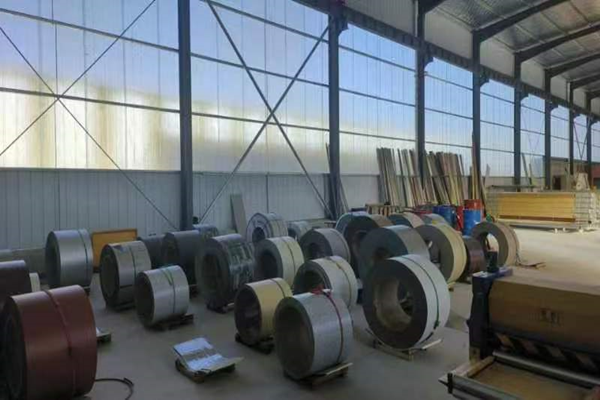 以下是对蓝圣五金公司在金属外墙雕花板生产方面的优势进行的详细阐述。 以下是对蓝圣五金公司在金属外墙雕花板生产方面的优势进行的详细阐述。