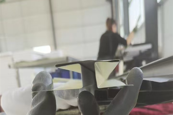 石家庄金属雕花板供应商不仅提供高品质的产品,还往往配备专业的设计和安装团队,为客户提供一站式服务。 石家庄金属雕花板供应商不仅提供高品质的产品,还往往配备专业的设计和安装团队,为客户提供一站式服务。